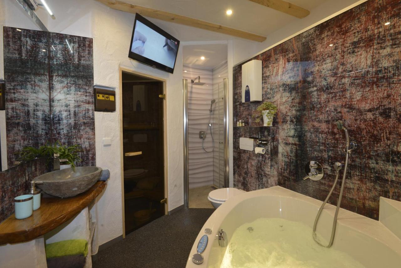Eifel Kate, Relaxen Mit Sauna Und Whirlpool Dahlem  Kültér fotó